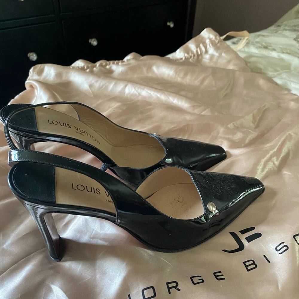 Beautiful shoes. Worn twice